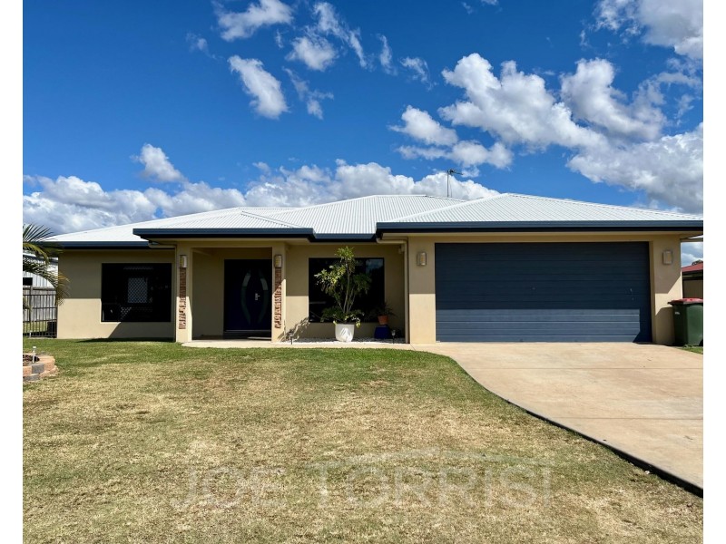 17 Amaroo Drive, Mareeba QLD 4880