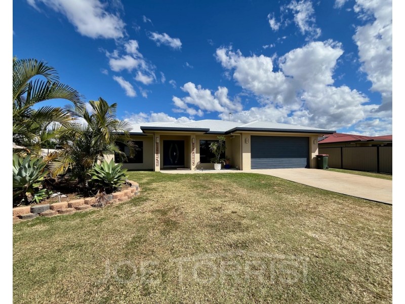 17 Amaroo Drive, Mareeba QLD 4880