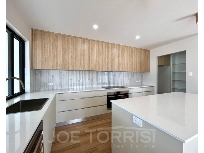 98 Karobean Drive, Mareeba QLD 4880