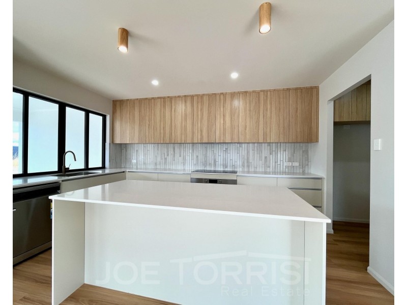 98 Karobean Drive, Mareeba QLD 4880