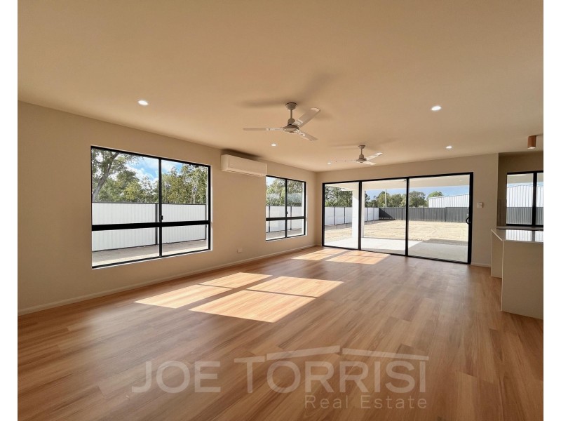98 Karobean Drive, Mareeba QLD 4880