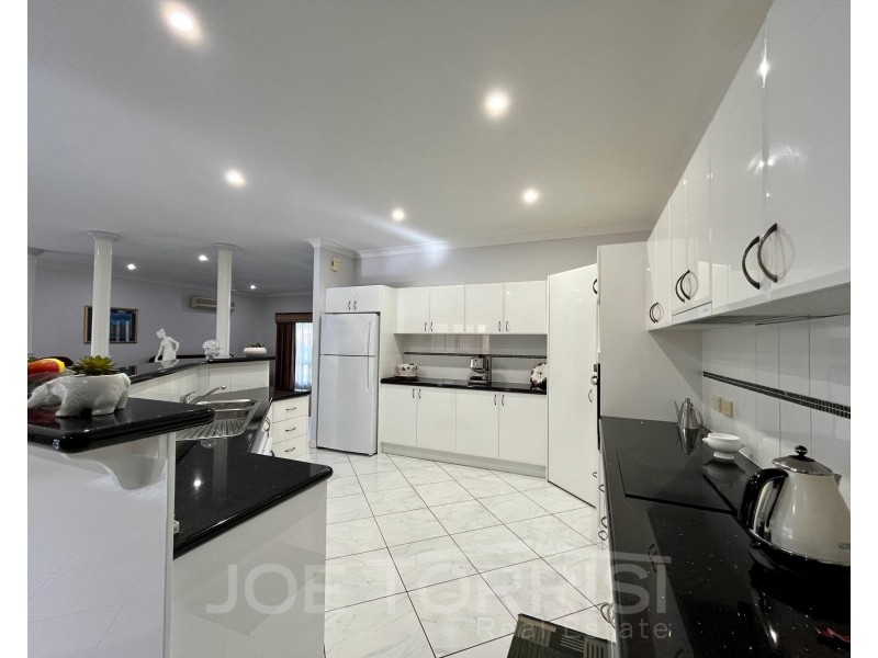 6 Ceola Drive, Mareeba QLD 4880