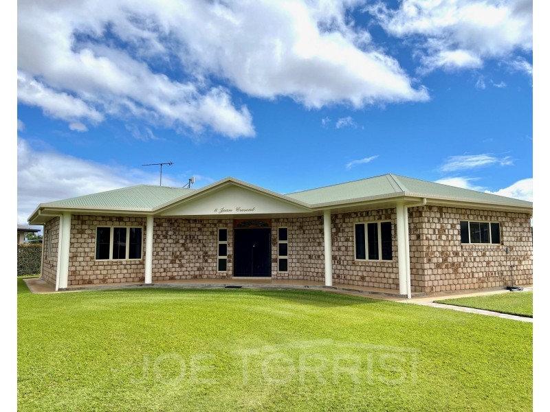 8 Joan Crescent, Mareeba QLD 4880