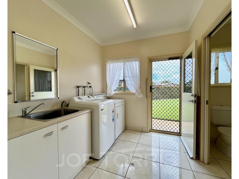8 Joan Crescent, Mareeba QLD 4880