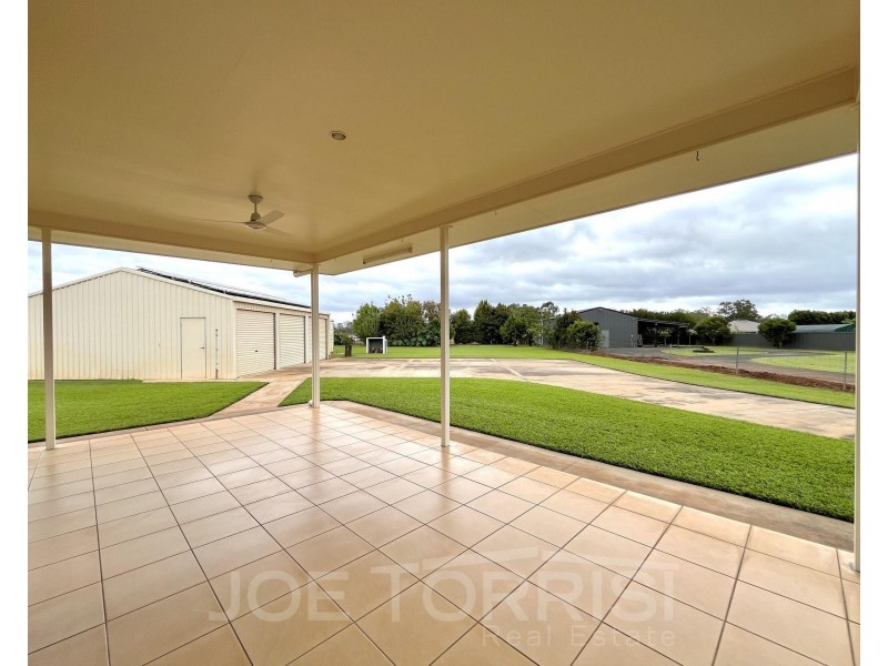 8 Joan Crescent, Mareeba QLD 4880