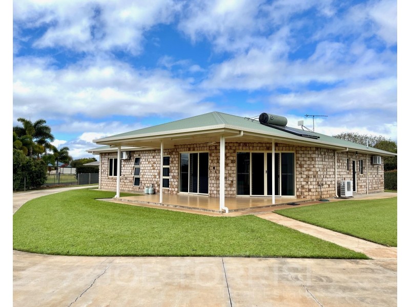 8 Joan Crescent, Mareeba QLD 4880