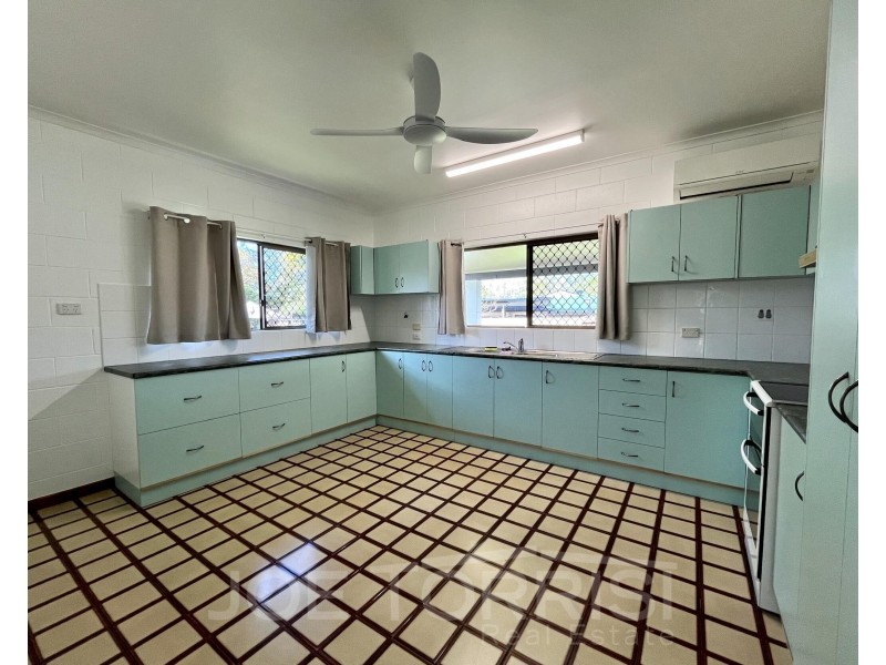 37 Martin Avenue, Mareeba QLD 4880