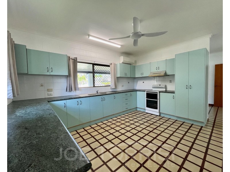37 Martin Avenue, Mareeba QLD 4880
