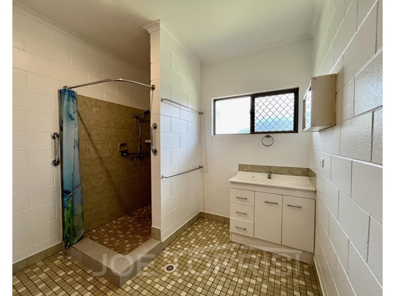 37 Martin Avenue, Mareeba QLD 4880