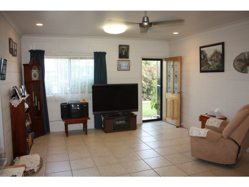 7 Brickley Street, Dimbulah QLD 4872
