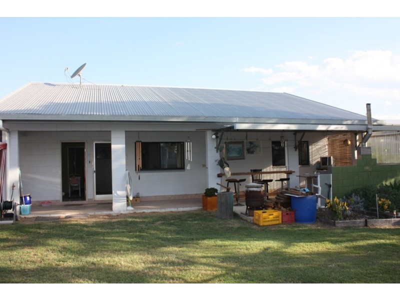 7 Brickley Street, Dimbulah QLD 4872