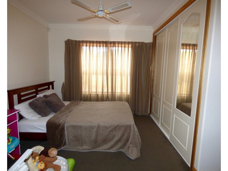 2/11 Ives Place, Port Lincoln SA 5606