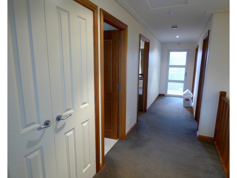 2/11 Ives Place, Port Lincoln SA 5606