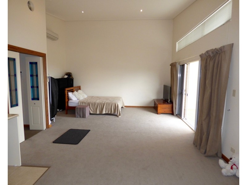 2/11 Ives Place, Port Lincoln SA 5606