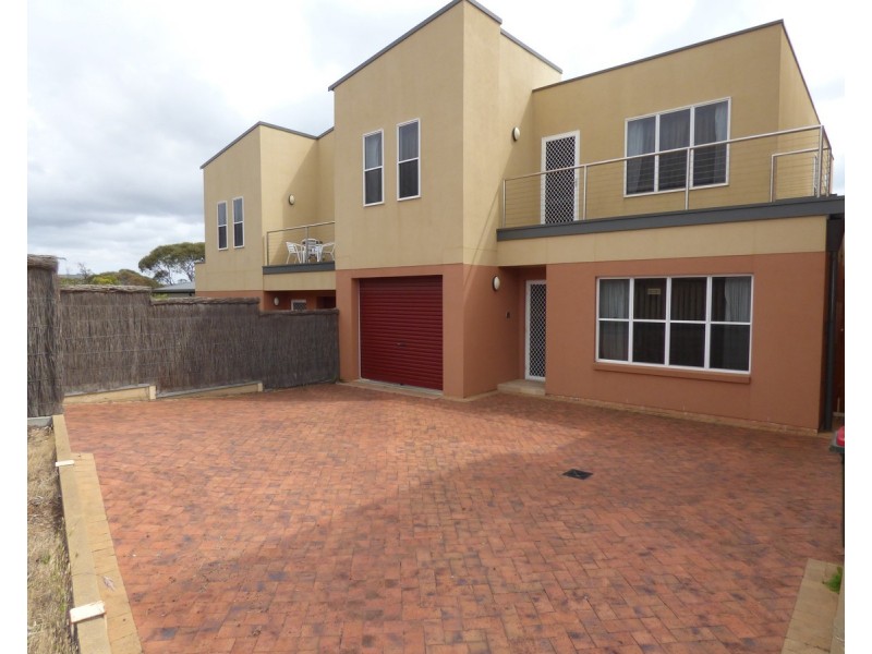 2/11 Ives Place, Port Lincoln SA 5606