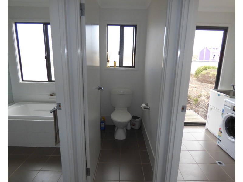 2/2 Coneybeer Terrace, Port Neill SA 5604