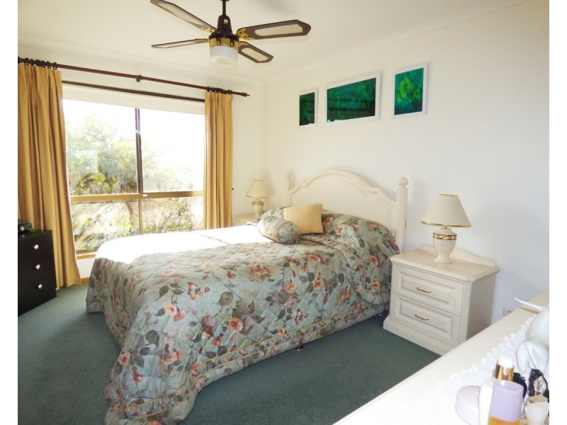 25 Carrow Terrace, Port Neill SA 5604