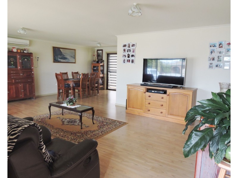 1 Lakin Crescent, Tumby Bay SA 5605