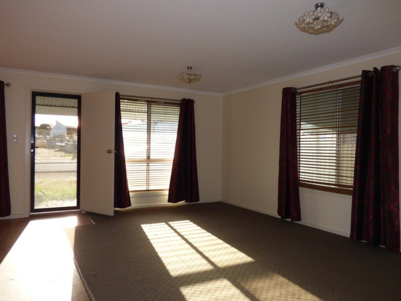 2/25 Henderson Street, Port Lincoln SA 5606