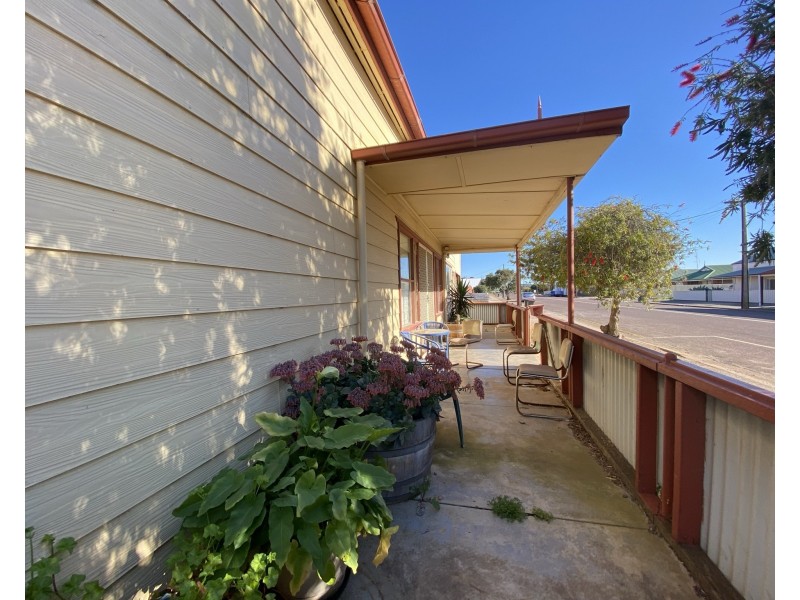 4 Lipson Road, Tumby Bay SA 5605