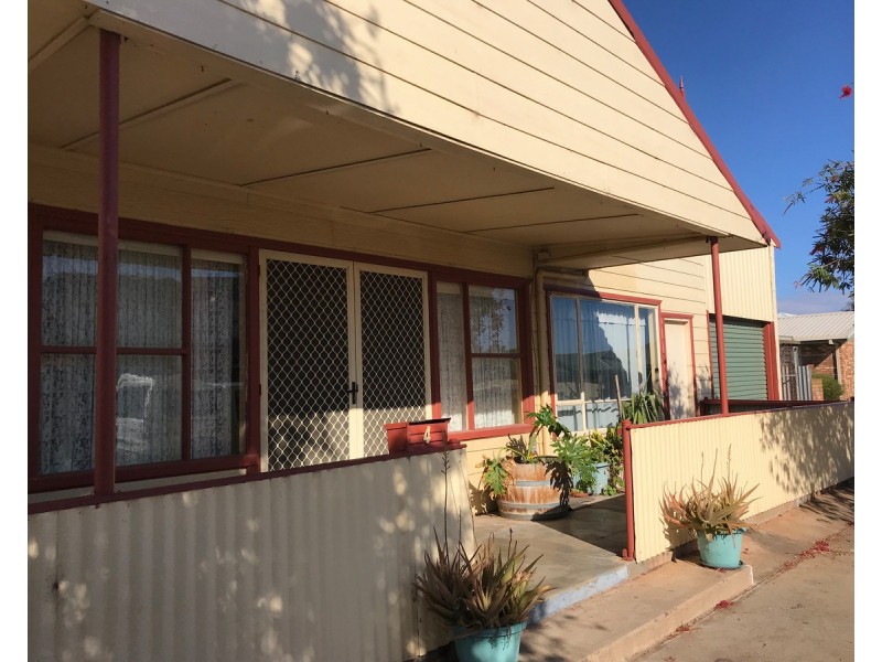 4 Lipson Road, Tumby Bay SA 5605