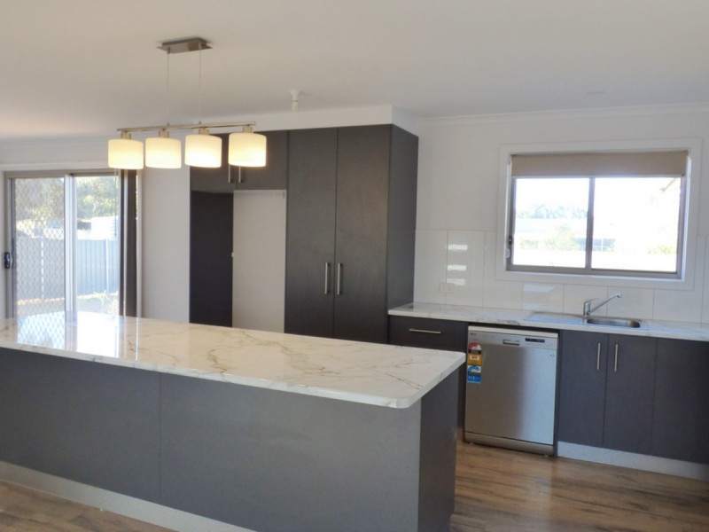 4 Benjamin Road, Poonindie SA 5607