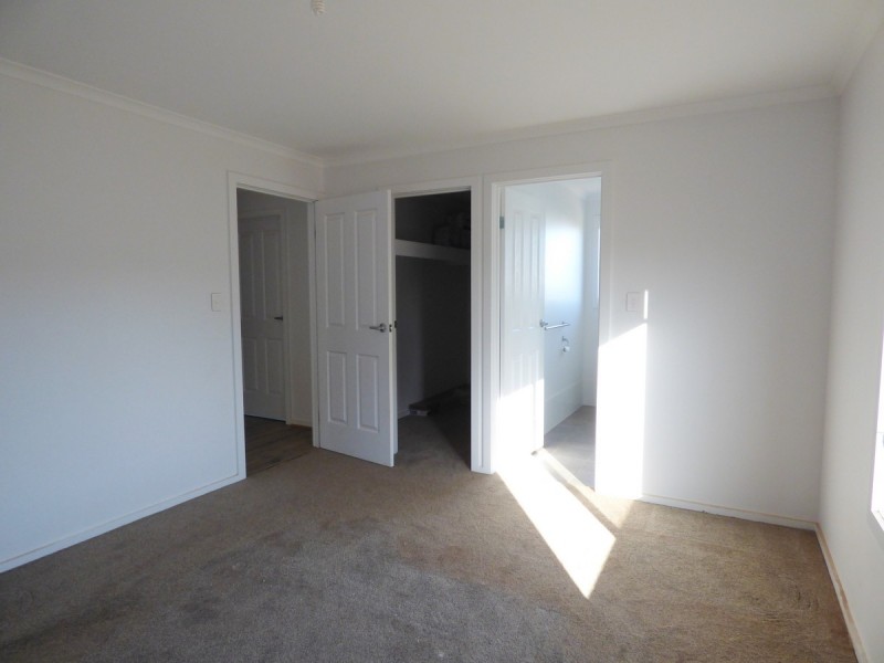 4 Benjamin Road, Poonindie SA 5607