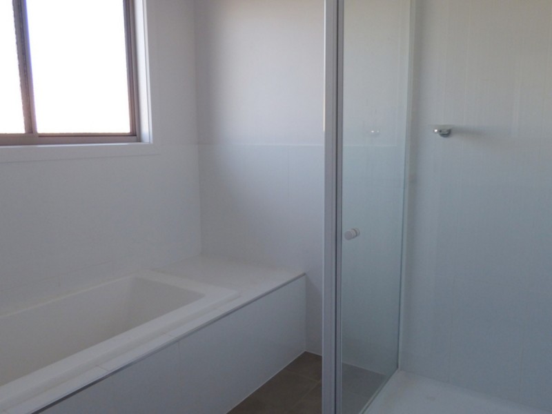 4 Benjamin Road, Poonindie SA 5607