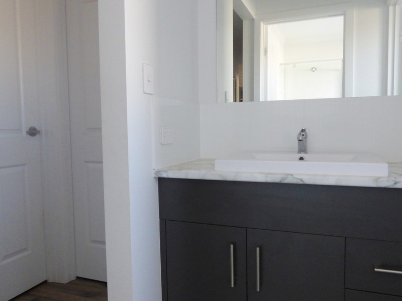 4 Benjamin Road, Poonindie SA 5607