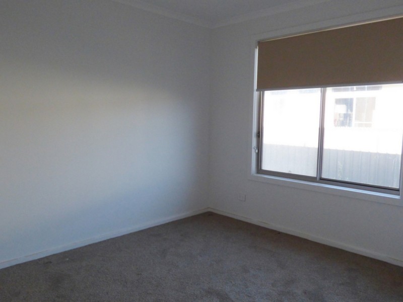 4 Benjamin Road, Poonindie SA 5607