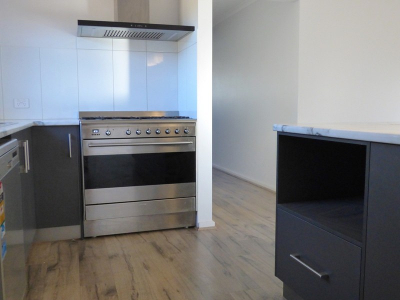 4 Benjamin Road, Poonindie SA 5607