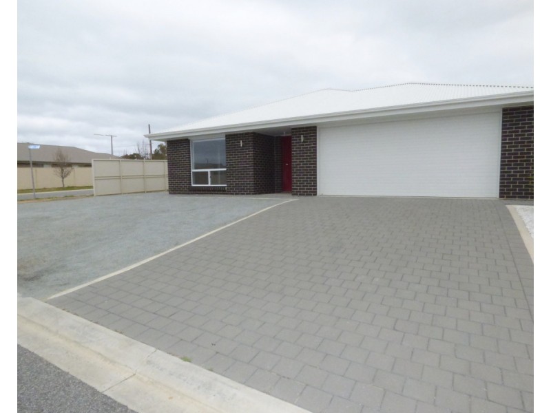 2 Azure Close, Port Lincoln SA 5606