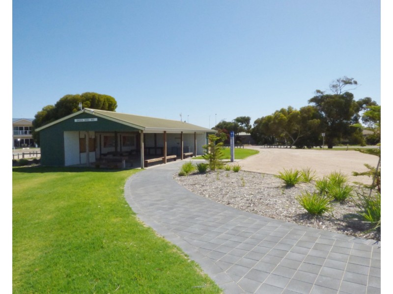 11 Peake Terrace, Port Neill SA 5604