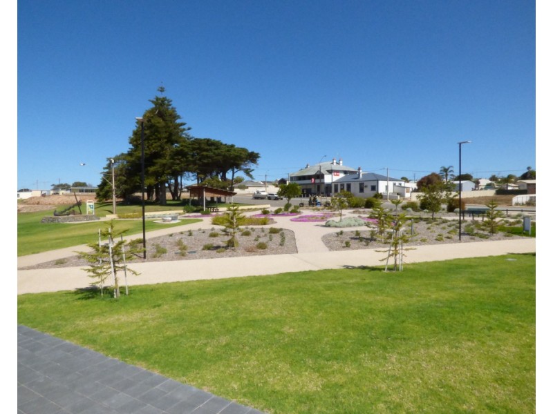 11 Peake Terrace, Port Neill SA 5604