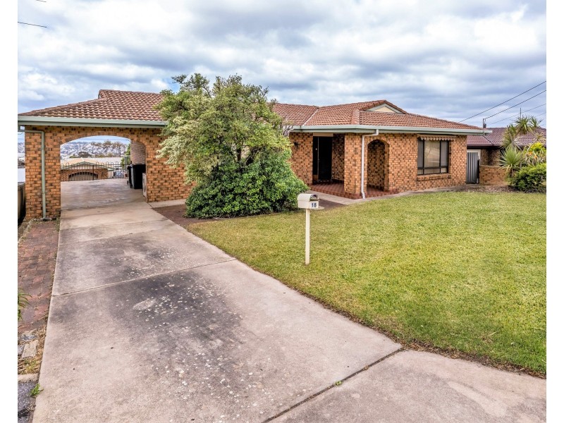 18 Hilltop Drive, Port Lincoln SA 5606