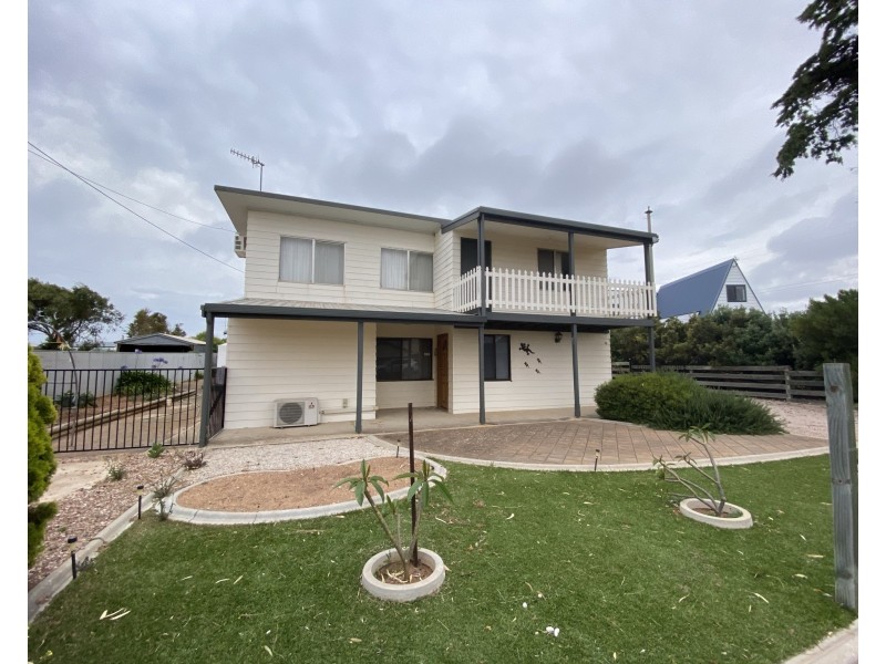 16 Central Street, Louth Bay SA 5607