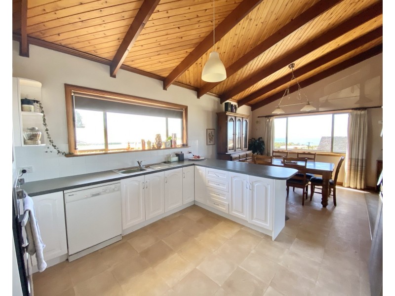 8 Highview Drive, Port Lincoln SA 5606