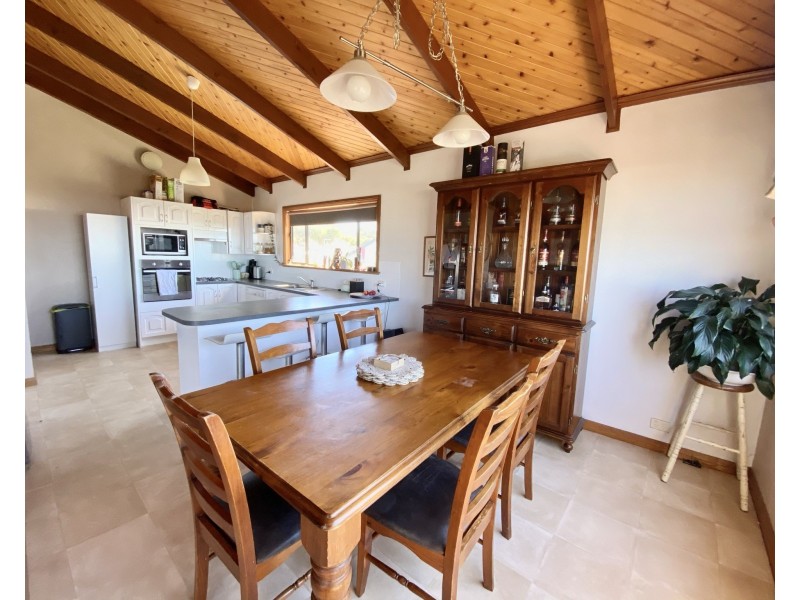 8 Highview Drive, Port Lincoln SA 5606