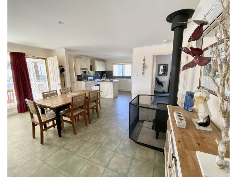6 Chalmers Road, Port Neill SA 5604