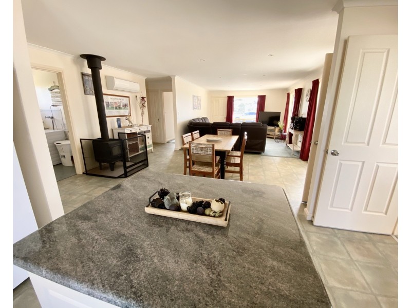 6 Chalmers Road, Port Neill SA 5604