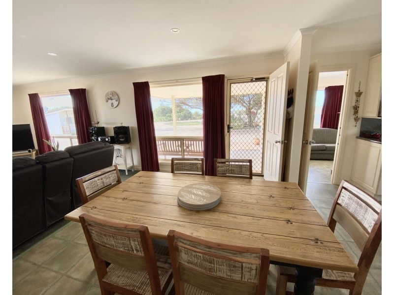 6 Chalmers Road, Port Neill SA 5604