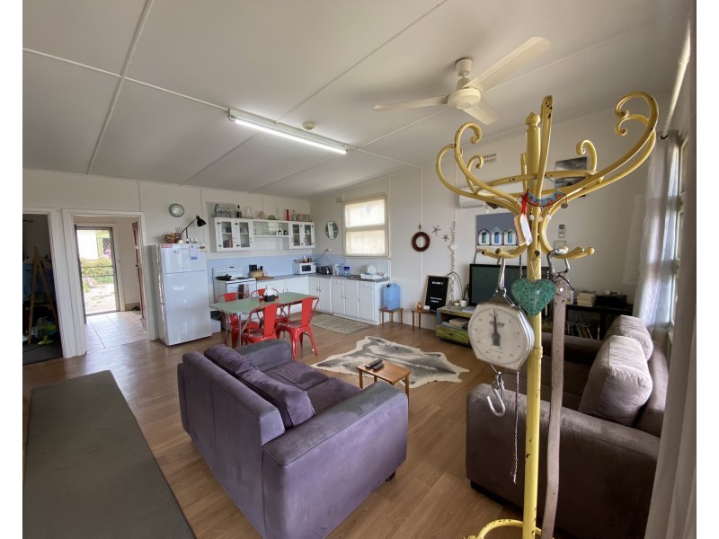 12 Elfrieda Drive, Tumby Bay SA 5605
