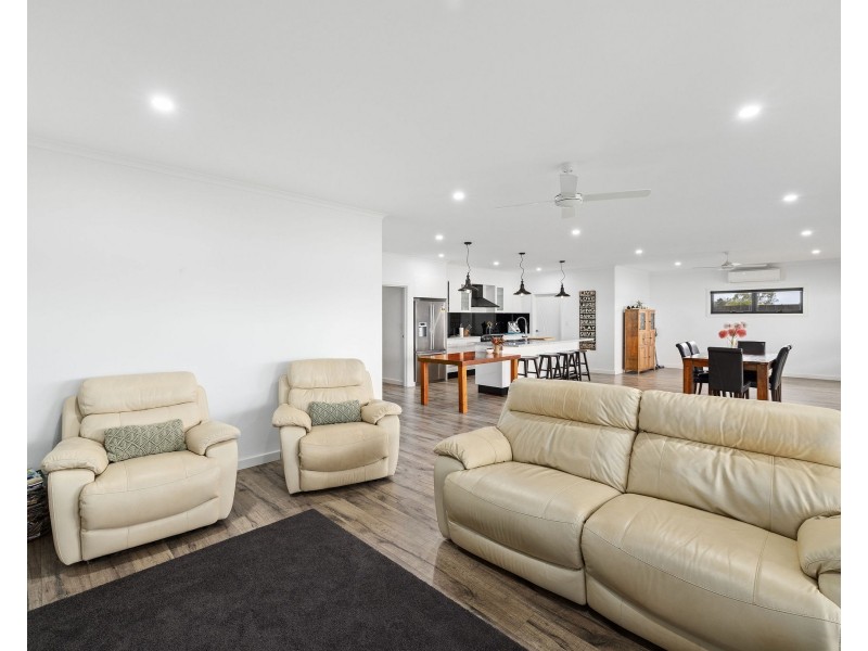 33 Church Street, Tumby Bay SA 5605