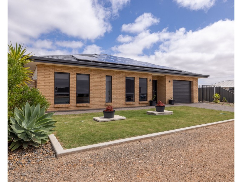 33 Church Street, Tumby Bay SA 5605