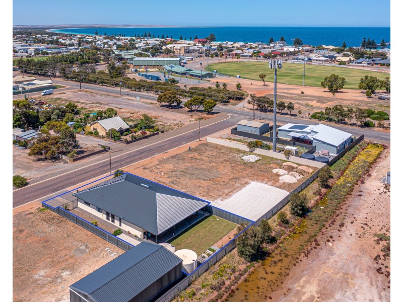 33 Church Street, Tumby Bay SA 5605