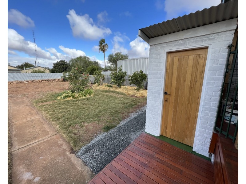 11 Airport Road, Cleve SA 5640