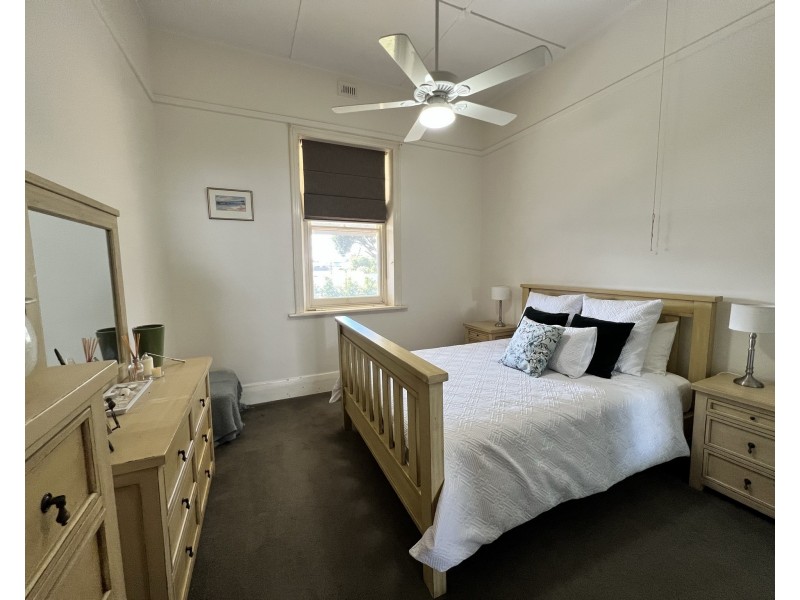 2 Lawrie Street, Tumby Bay SA 5605