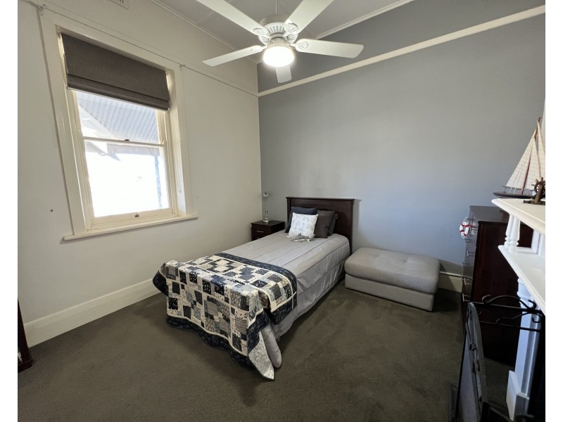 2 Lawrie Street, Tumby Bay SA 5605
