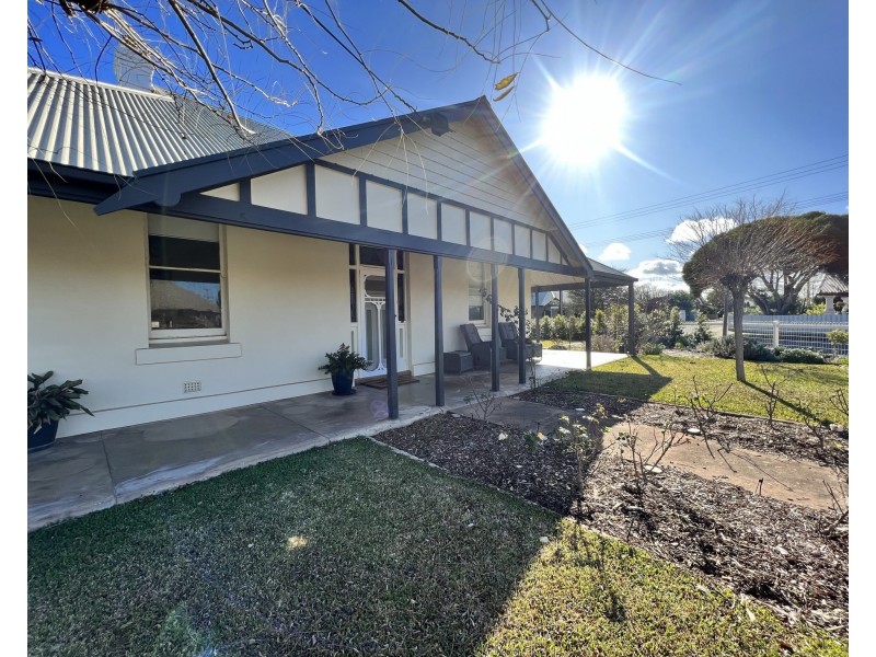 2 Lawrie Street, Tumby Bay SA 5605