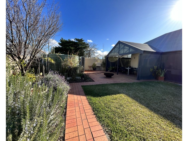 2 Lawrie Street, Tumby Bay SA 5605